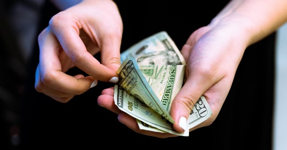 19 per qind e punonjesve ne Shqiperi paguhen me pak se 5.5 USD ne dite